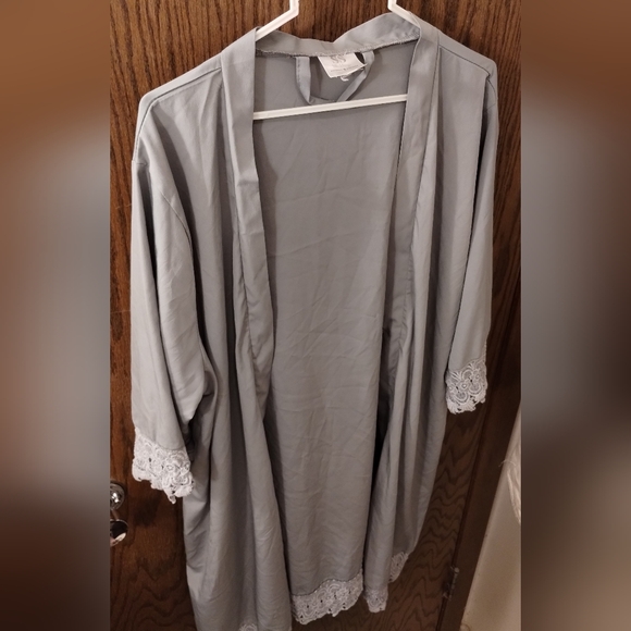 S.S. Weddings Lightweight Gray Robe - Picture 8 of 8